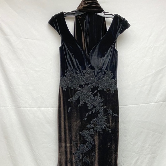 Montage by MonCheri velvet sleeveless long gown with shawl - Picture 9 of 10